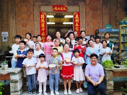 �������ź�����Χ���紿�Ķ�����ͼ���