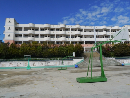 云南省禄劝县茂山镇茂山小学图书角