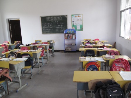 湖南省岳阳市华容县东山镇邓家小学图书角