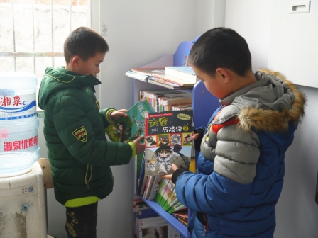 湖南省岳阳市华容县东山镇邓家小学图书角