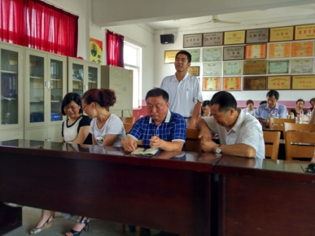 湖南省岳阳市华容县东山镇邓家小学图书角