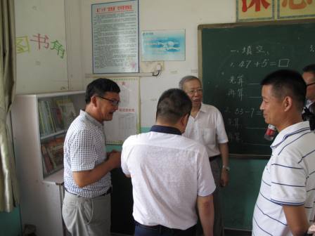 湖南省岳阳市华容县东山镇邓家小学图书角