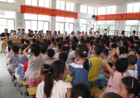 湖南省岳阳市华容县东山镇邓家小学图书角