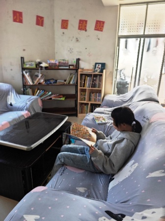 江西省赣州市宁都县梅江镇社公岭三优园公益图书馆家庭阅读点